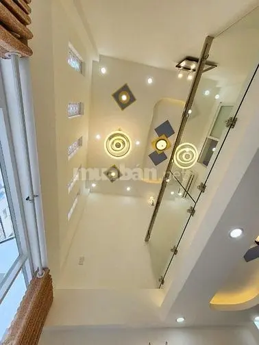 Bán Nhà Riêng 33,1M2, Giá Tốt 2,05Tỷ View Đẹp Tại Chu Văn An, P12, Bt