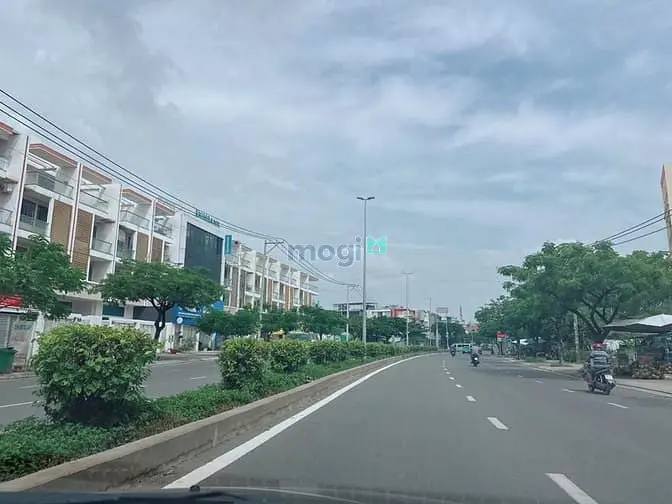 Tôi Cần Bán Nền Đất Nhà Phố Mặt Tiền Phạm Hùng Đường 40M Thuộc Kdc T30