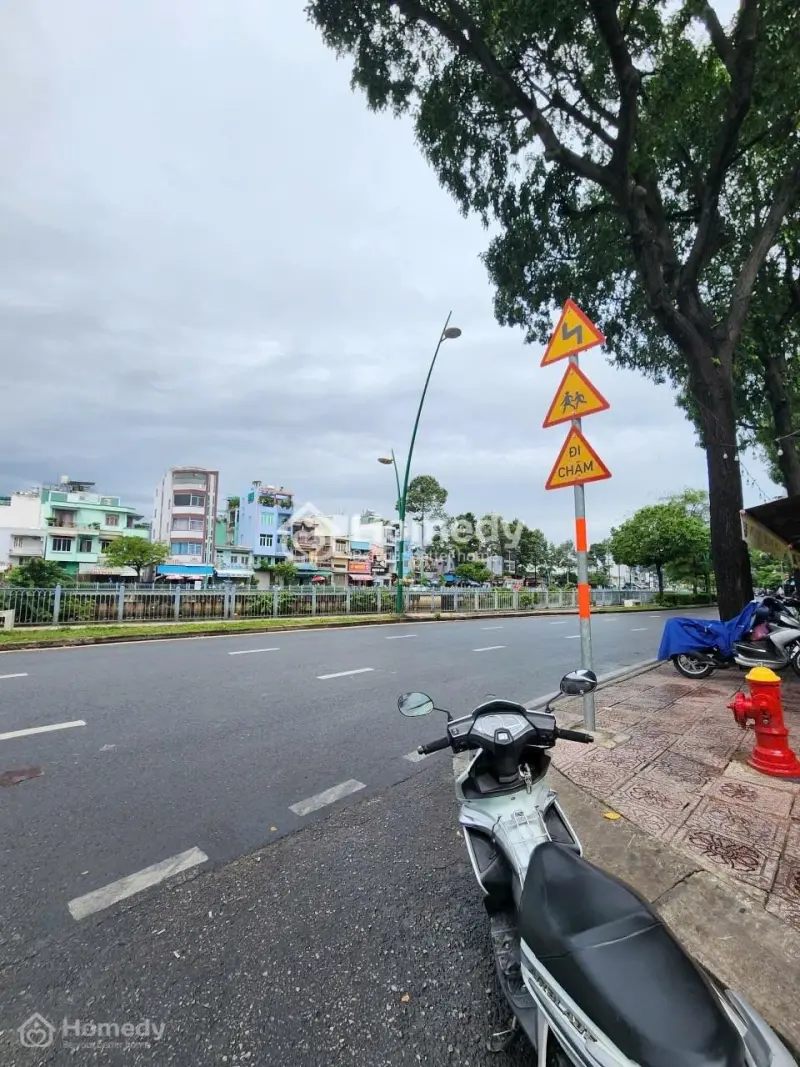 Bán Lô Đất Đẹp Ngang 8M Bề Thế Mặt Tiền Đường Trường Sa.giấy Phép Xây Dựng 10 Tầng Có Hầm.chỉ 24 Tỷ