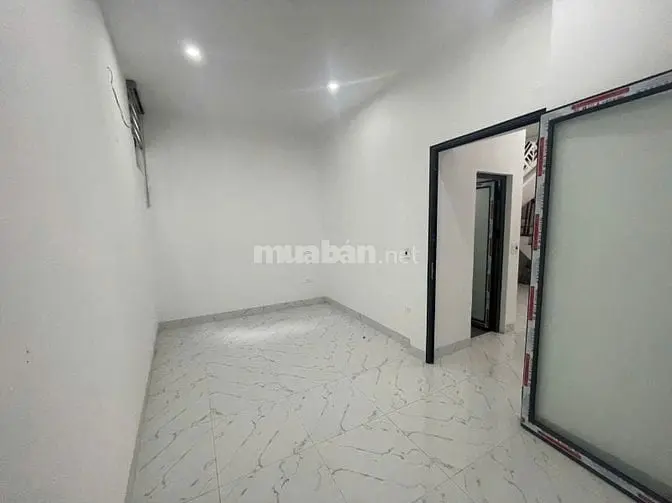 Nhà Riêng Phố Nguyễn Chính Tân Mai Dt70M2X3,5T Giá 20Tr