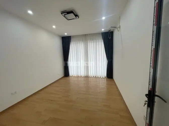 Nhà Riêng Phố Nguyễn Chính Tân Mai Dt70M2X3,5T Giá 20Tr