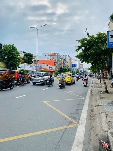 Bán Nhà Mặt Tiền 400 Đường Cộng Hòa, P.13, Q.tân Bình, Gần Nhà Ga T3