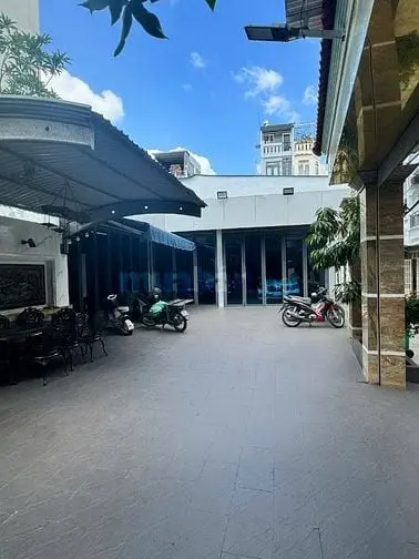 Cho Thuê Nhà Sát Mặt Tiền: Quang Trung P14 Gò Vấp -Diện Tích:15 M X20M