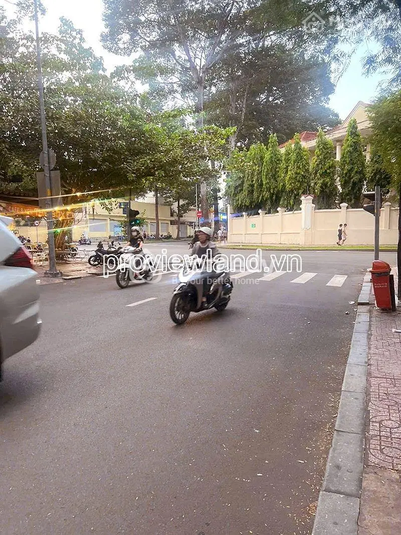 Bán Nhà Trung Tâm Quận 1, Mặt Tiền Thủ Khoa Huân, 93,8M², Gần Chợ Bến Thành
