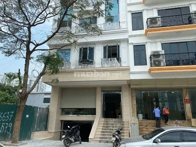 Bán Nhà Mặt Phố Lạc Long Quân, 115M2 × 9 Tầng Thang Máy, Mt 10M, 79 Tỷ