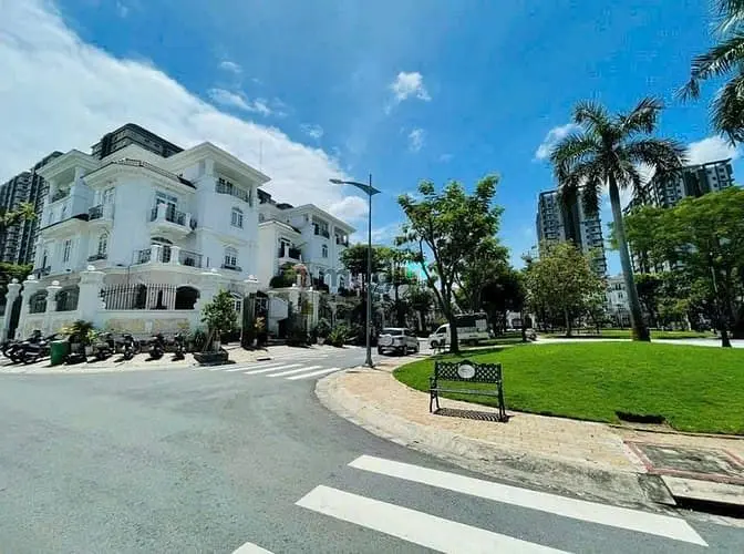 Biệt Thự Khu Vip Cityland Reverside Quận 7. 10*22, Hầm+4 Tầng, Tm. 44