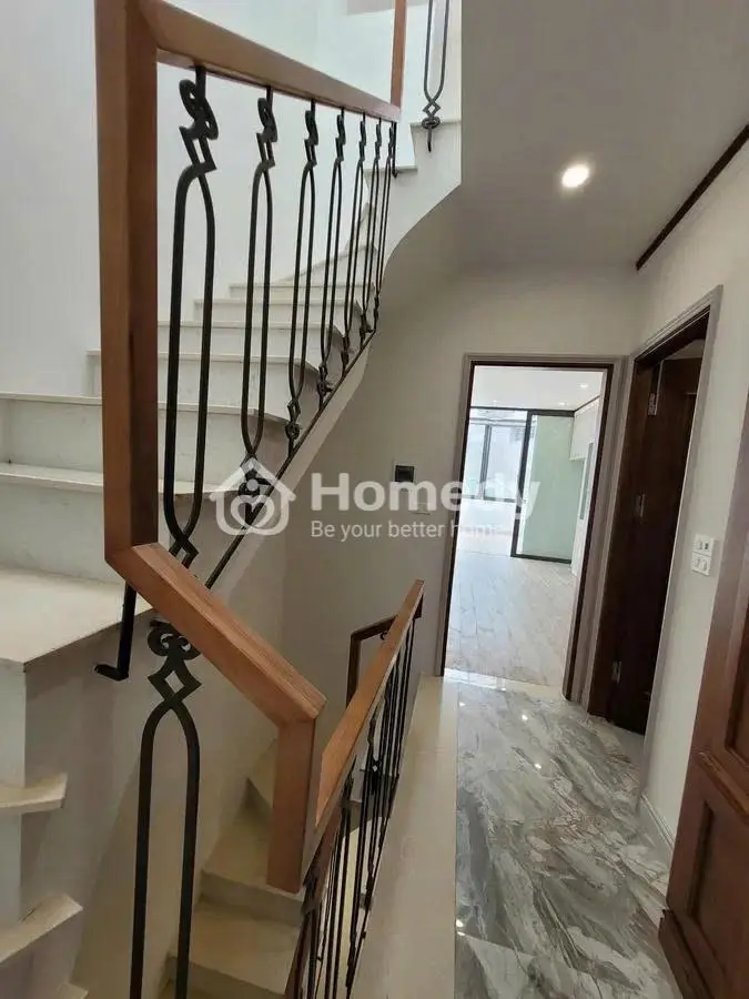 Bán Nhà Phân Lô Khúc Thừa Dụ Vỉa Hè Ô Tô Đỗ Cửa, Gara, Thang Máy Dt: 50M2 X 7Tầng, Mt 4,2M