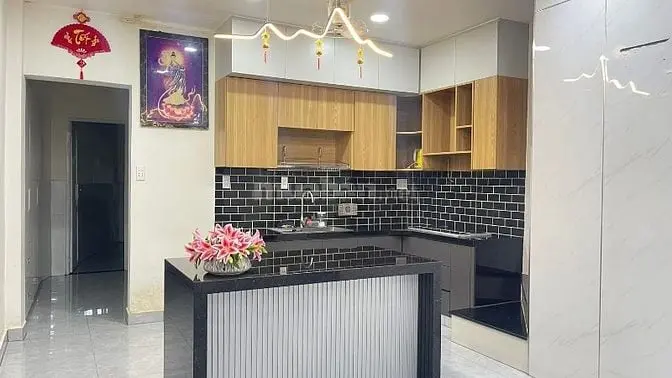 Bán Nhà Tặng Nội . Nhà Tiện Ích
