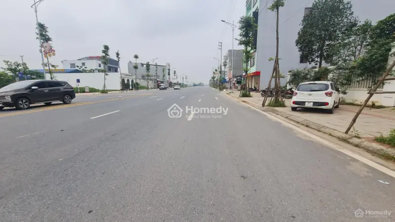 Bán Khách Sạn Mới Xây Mặt Đường 35 Trục Trung Tâm Vào Thị Xã Phú Thọ