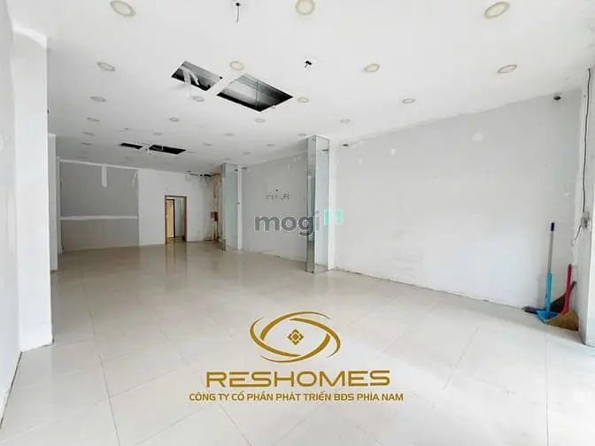 Cho Thuê Toà Nhà 1T3L Mặt Tiền Phạm Văn Thuận Ngay Vincom Ngang 6M