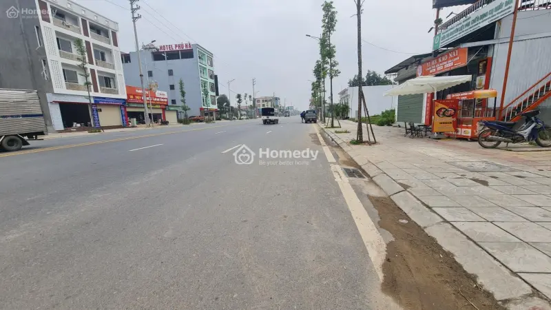 Bán Khách Sạn Mới Xây Mặt Đường 35 Trục Trung Tâm Vào Thị Xã Phú Thọ