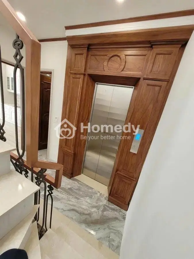 Bán Nhà Phân Lô Khúc Thừa Dụ Vỉa Hè Ô Tô Đỗ Cửa, Gara, Thang Máy Dt: 50M2 X 7Tầng, Mt 4,2M