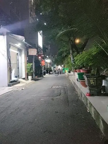 Quận 8 Bán Nhà 3 Tầng 2 Phòng Ngủ, Hẻm Xe Hơi, Trung Tâm, Nhỉnh 2 Tỷ