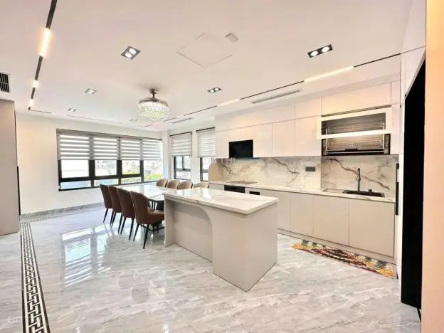 Có 102. Bán Nhà Lý Sơn Long Biên, 7 Tầng, Ga Ra Ô Tô Ngủ T1, 3 Bước Ra Phố, Giá Hời