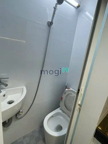 Nhà Đẹp Ở Ngay Tại Trần Hưng Đạo Q.5 - 3 Tầng - Giáp Quận 1