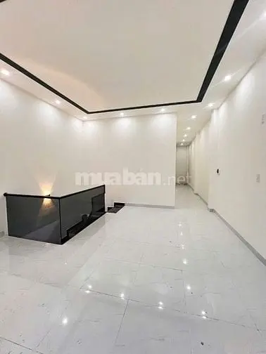 Nhà Trệt 1 Lầu Cực Đẹp Sổ Riêng Thổ Cư , Đường Oto Chưa Đến 2 Tỷ!