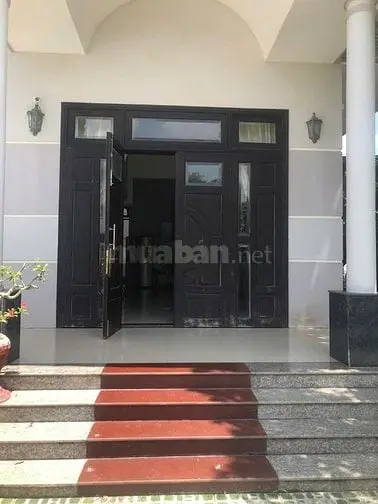 Bán Nhà 18X31(492M2) 200M2 Tc 2 Mặt Tiền Giá Rẻ Gần Biển