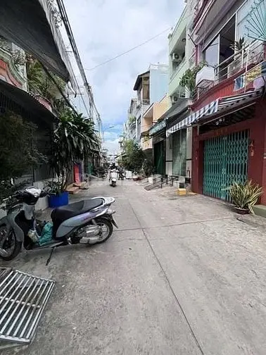 ̉6,48Tỷ Nhà 3 Lầu , Hẻm Xe Tải Đậu Trước Nhà Sát Bờ Kè Ngduy
