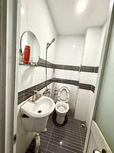 4,6Tỷ Nhà 71M2 Đất , 1 Lầu Vị Trí Đẹp Sau Lưng Mặt Tiền Nguyễn Duy