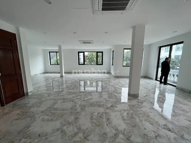 Cho Thuê Biệt Thự Nguyễn Xiển:180M2, 6 Tầng, Thông Sàn,Thang Máy 50Tr