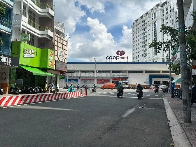 Bán Nhà Mặt Tiền Bùi Thị Xuân, Bến Thành, Q1. Cách Chợ Bến Thành 1Km