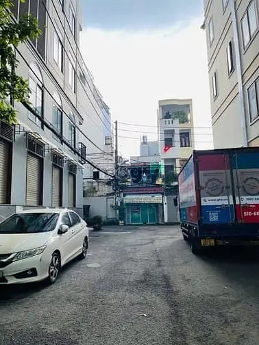 Nhà 5 Lầu Đẹp Hẻm 364 Dương Quảng Hàm 70M2 Khu Phân Lô Ở Ngay 12.5 Tỷ