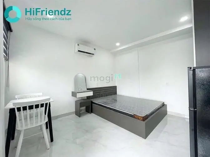 Cho Thuê Studio Ban Công Ngay Ngã Tư Hàng Xanh Gần Đh Hutech, Gtvt