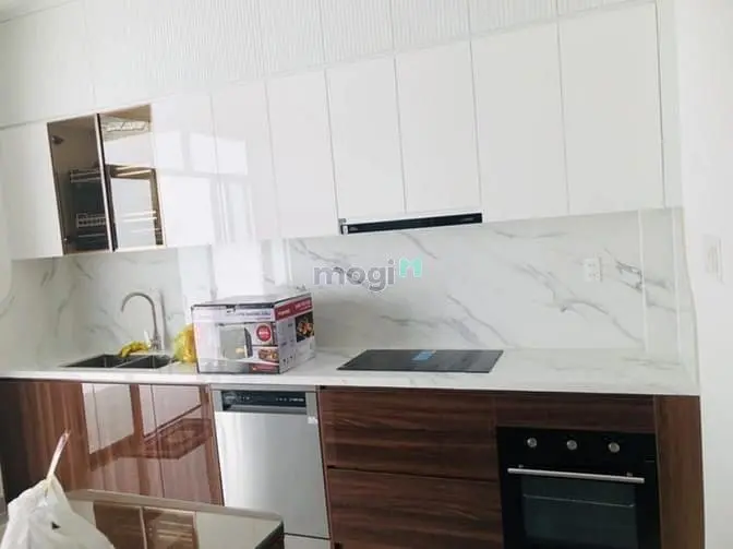 Nhà 3 Tầng - Quận 7 - Gồm 4 Phòng Ngủ - 81M2 Công Nhận Đủ - 9,X Tỷ Tl