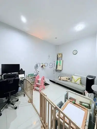 Chủ Định Cư Nước Ngoài Bán Gấp Nhà 3 Tầng Nơ Trang Long, 63M2, 10.2 Tỷ
