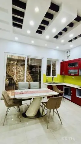Phân Lô Vỉa Hè Ô Tô Tránh – Kinh Doanh Văn Phòng – Dân Trí Cao – 2 Mặt Thoáng