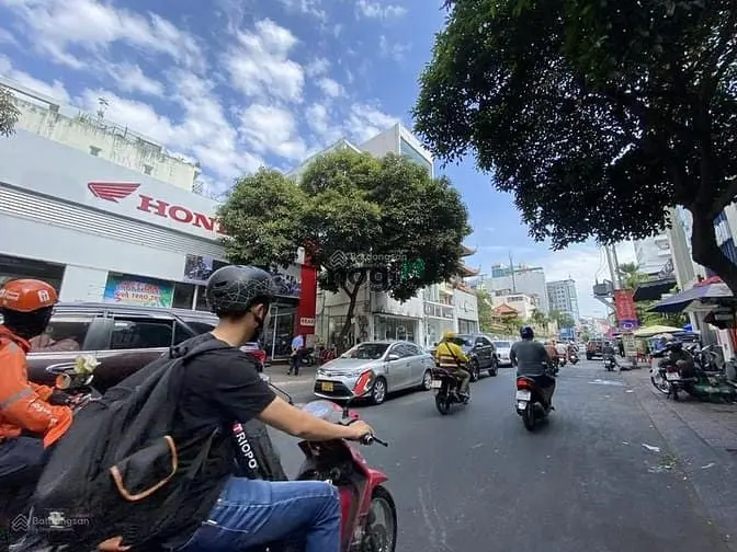 84.9 Tỷ Mặt Tiền - Nguyễn Trãi Q.1 - 12X35M / 420M2 - 2 Tầng 360 Tr/Th
