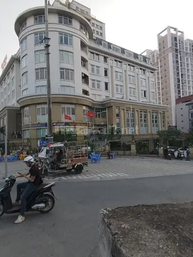 Bán Căn Hộ Toà Nhà Hỗn Hợp Vườn Đào,713 Lạc Long Quân 100M, 9 Tỷ