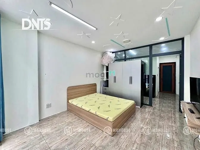 Căn Hộ Balcony - 1Pn Full Nội Thất Gần Vòng Xoay Dân Chủ