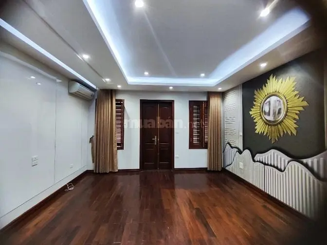Cho Thuê Biệt Thự 5 Tầng Khu Phân Lô Số 1 Nguyễn Hoàng Tôn Cách Hồ T