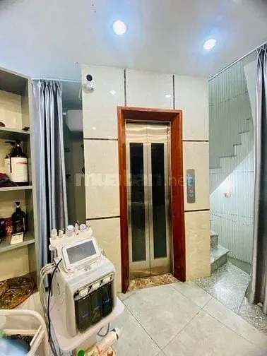 Mặt Phố Bạch Mai – Giao Phố Huế – 2 Thoáng – Thang Máy