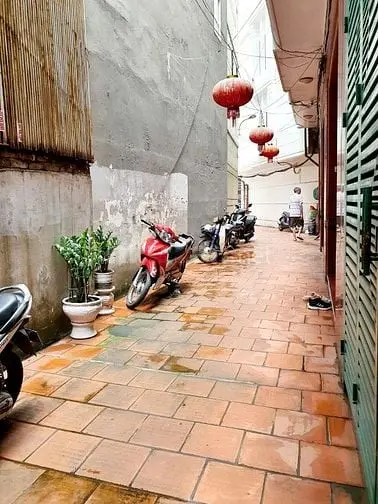 Bán Căn 5 Tầng Tại Tuyến 2 Văn Cao, Ô Tô Đỗ Cổng Nhà