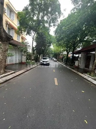 Bán Biệt Thự Kđt Yên Hòa - Kđt Đẳng Cấp - Nhiều Tiện Ích - Trung Tâm
