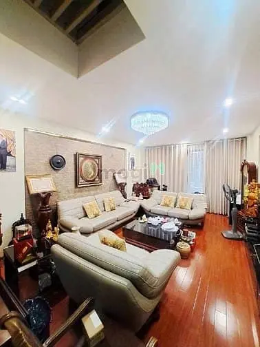 Bán Nhà Phố Nguyễn Đình Hoàn, Oto Tránh, 2 Thoáng, 73M2 Giá 18,5 Tỷ