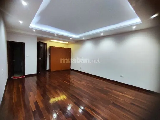 Cho Thuê Biệt Thự 5 Tầng Khu Phân Lô Số 1 Nguyễn Hoàng Tôn Cách Hồ T