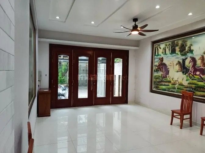 Cho Thuê Biệt Thự 5 Tầng Khu Phân Lô Số 1 Nguyễn Hoàng Tôn Cách Hồ T