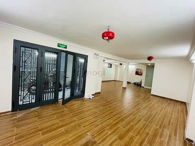 Bán Nhà Lạc Long Quân, Lô Góc, Oto, Kinh Doanh, 88M2, 21,5 Tỷ