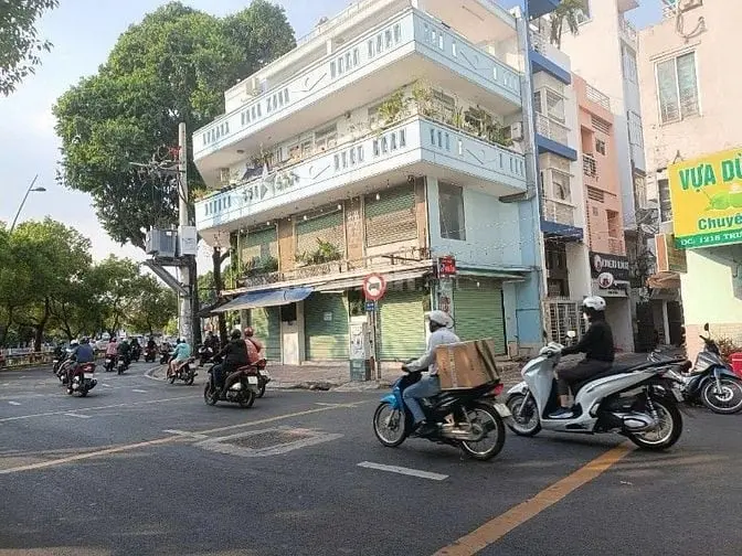 Bán Nhà Mặt Tiền Kênh Trường Sa – P.13, Phú Nhuận