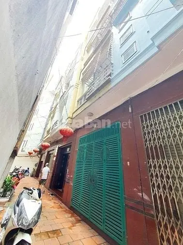 Bán Căn 5 Tầng Tại Tuyến 2 Văn Cao, Ô Tô Đỗ Cổng Nhà