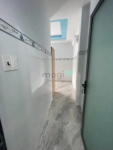 Nhà 4 Tầng, 6 Phòng Ngủ Cho Thuê, Quận 7, Giá 3 Tyt Nhỉnh