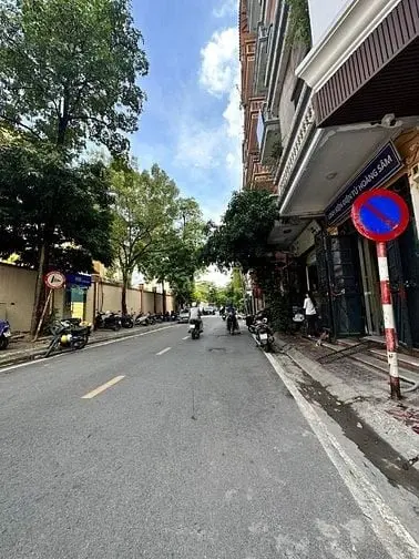 Bán Nhà Chính Chủ Mặt Phố Hoàng Quốc Việt,Cầu Giấy,Lô Góc Cực Đẹp