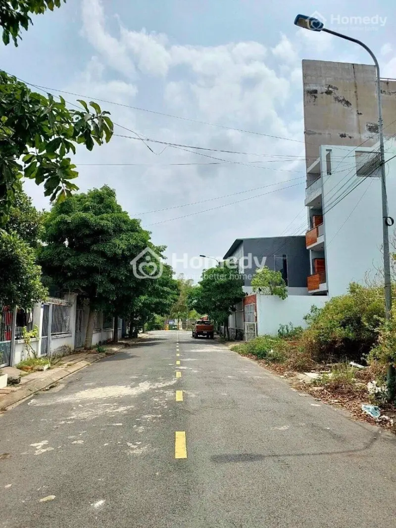 3.750 Tỷ- Rất Gấp Đất Sổ Hồng Riêng Diamind Town Đường Thông Tại Bưng Ông Thoàn, Sạch Đẹp, Phú Hữu