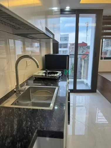 Căn Hộ Mới Tinh Full Đồ Ban Công Ngay Cạnh Hồ Tây