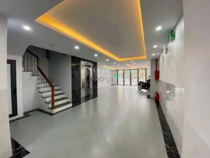 Căn Hộ Mới Tinh Full Đồ Ban Công Ngay Cạnh Hồ Tây