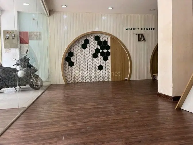Chính Chủ Cho Thuê Mtkd 37 Hồ Bá Kiện, Quận 10, Dt: 8X16, Dtsd 500M2.