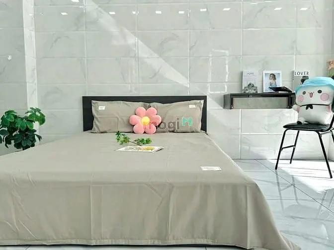 Cho Thuê Phòng Cửa Sổ Trời Lớn, Xa Bếp - Đặng Thuỳ Trâm Gần Văn Lang